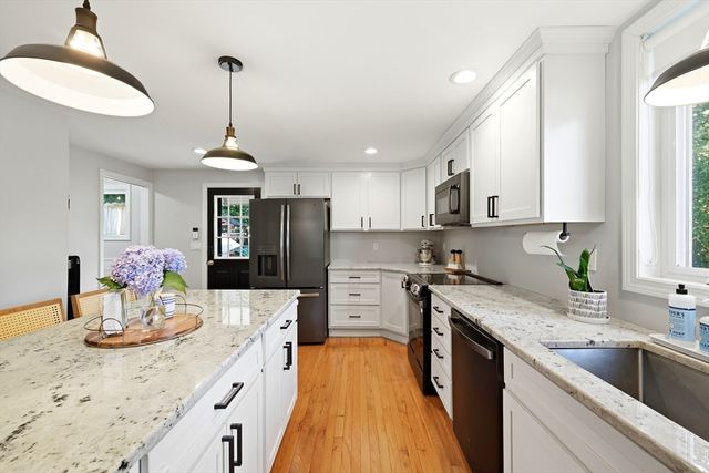 20 Ashbrook Street, Springfield, MA 01118