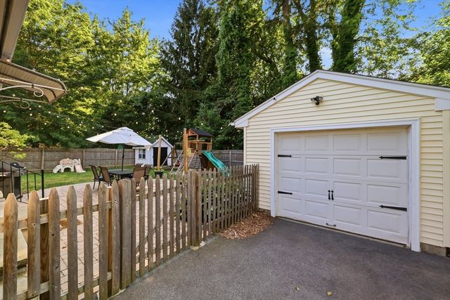 20 Ashbrook Street, Springfield, MA 01118