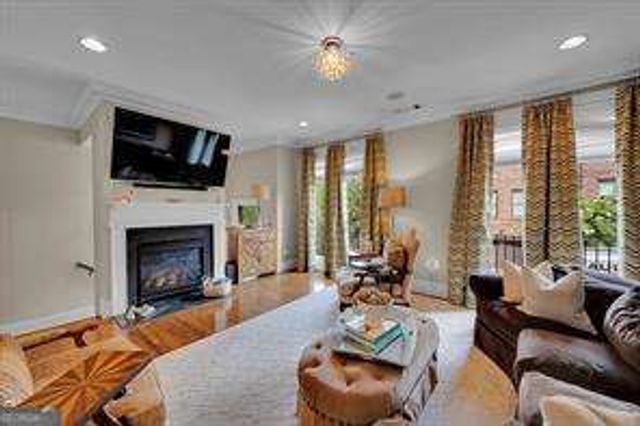 440 Canton Walk, Roswell, GA 30075