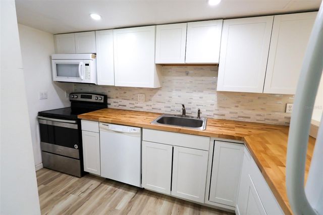 2913 LICHEN LANE C, Clearwater, FL 33760