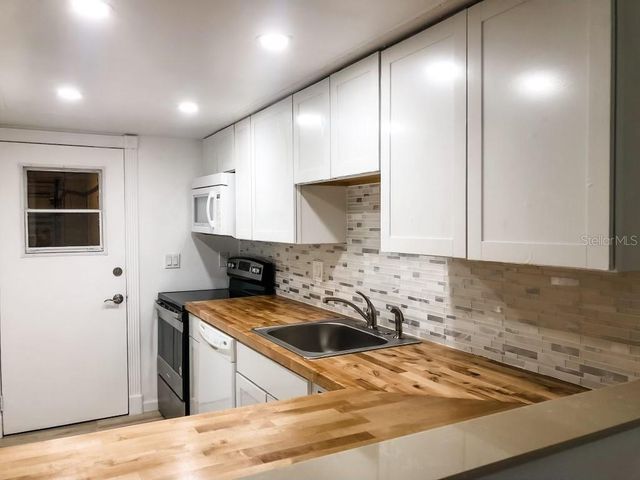 2913 LICHEN LANE C, Clearwater, FL 33760