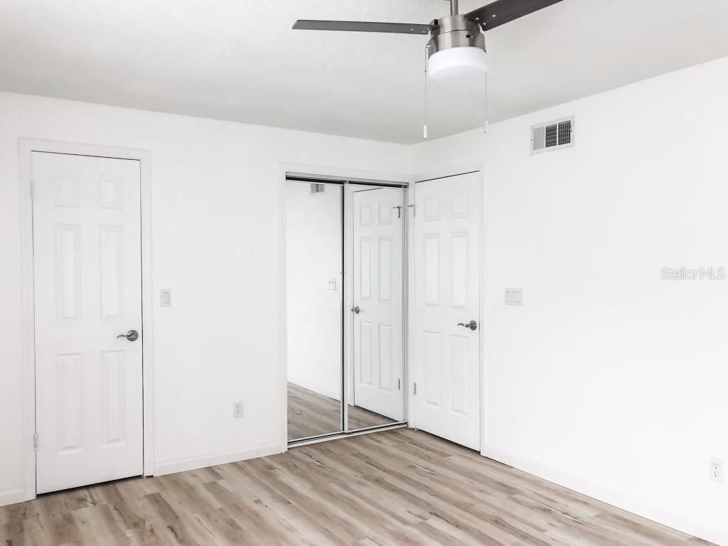 Image 15 of property listing at 2913 LICHEN LANE C, Clearwater, FL 33760