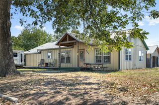 805 West Fawn Street, Caldwell, TX 77836
