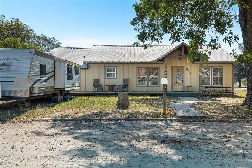 805 West Fawn Street, Caldwell, TX 77836 — photo 2