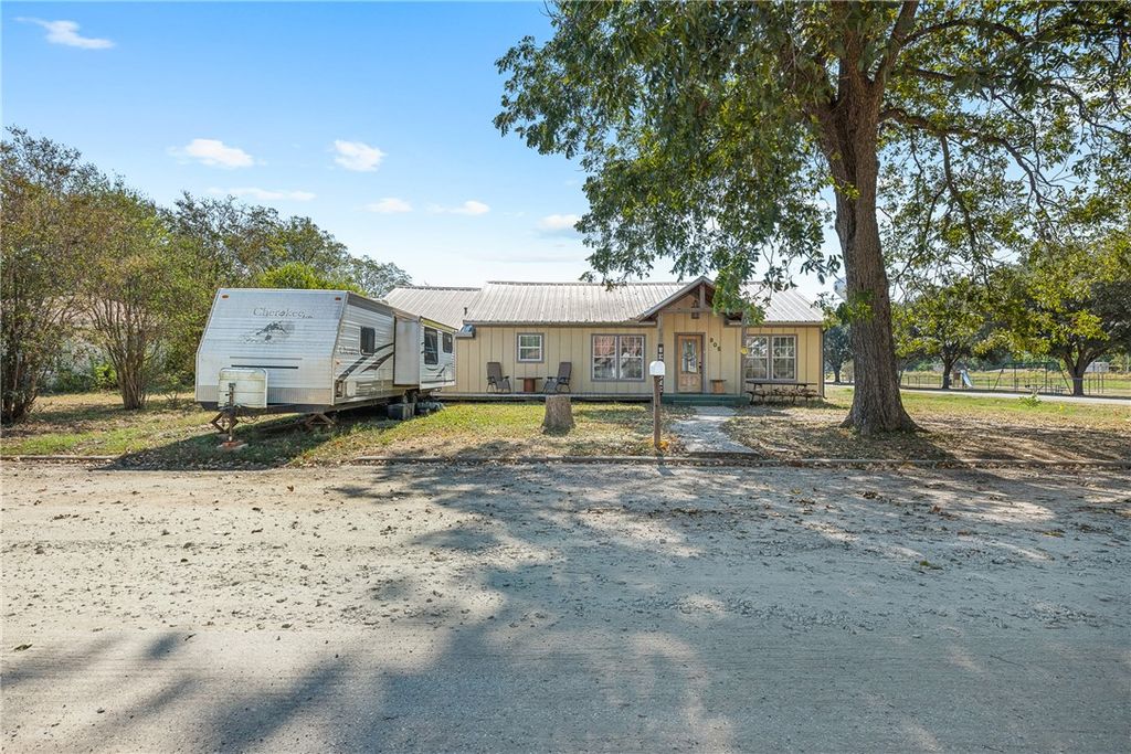 805 West Fawn Street, Caldwell, TX 77836 — photo 3