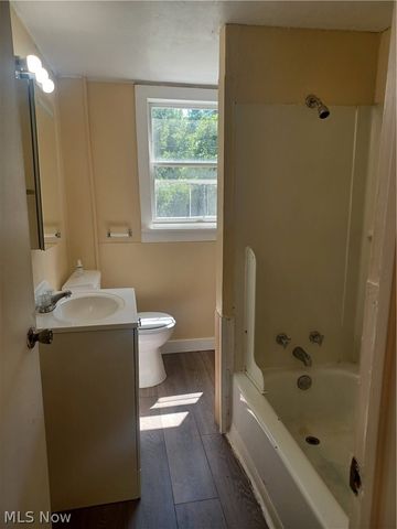 660 4th Street SW, Warren, OH 44483