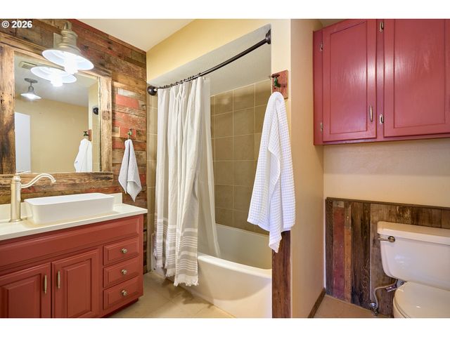 2715 Ne 54TH St, Vancouver, WA 98663