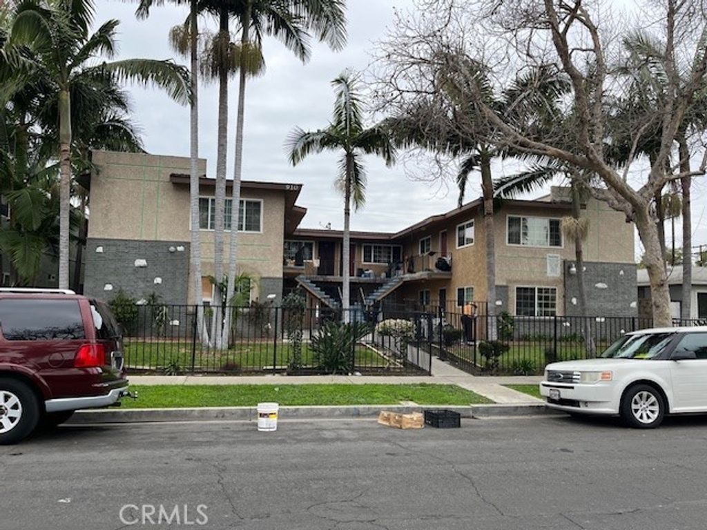 910 S Townsend, Santa Ana, CA 92704