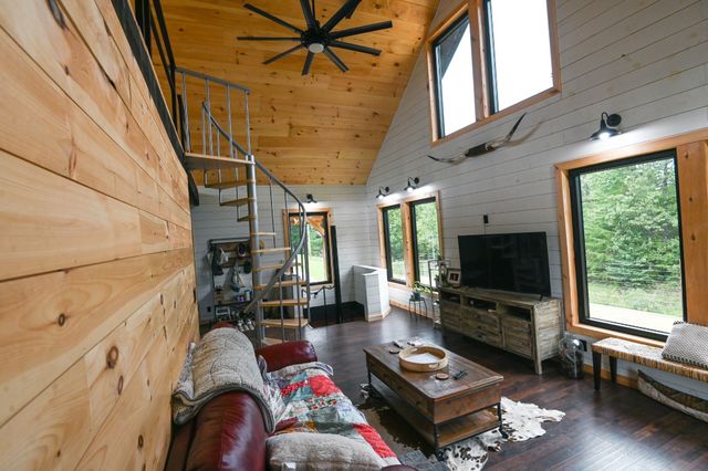 283 Markum Ln, Spencer, TN 38585