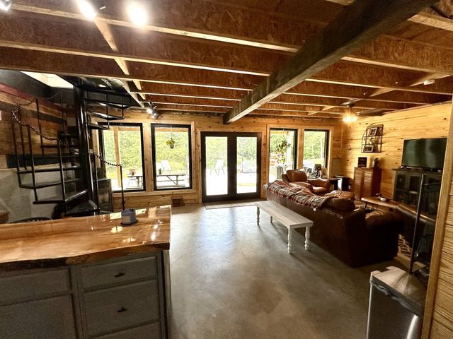283 Markum Ln, Spencer, TN 38585