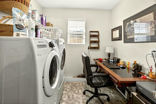 934 Pittview Avenue, Central Point, OR 97502