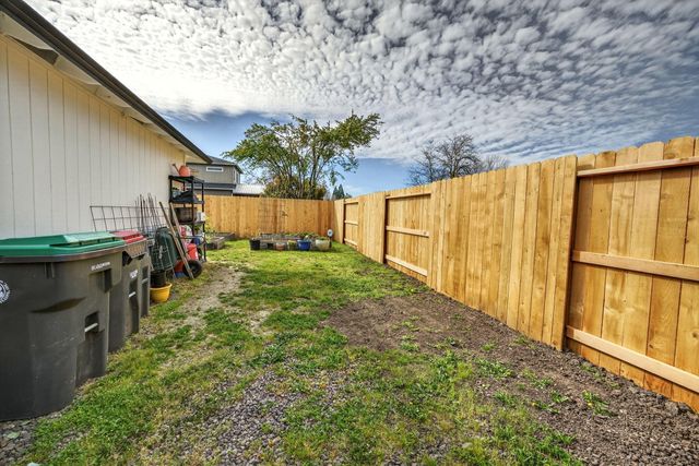 934 Pittview Avenue, Central Point, OR 97502