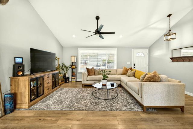 934 Pittview Avenue, Central Point, OR 97502