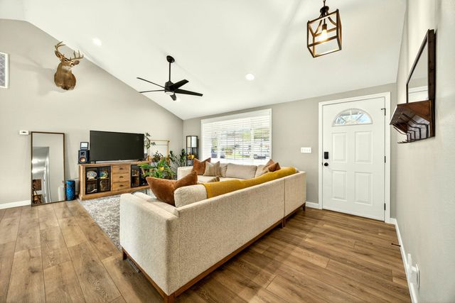 934 Pittview Avenue, Central Point, OR 97502