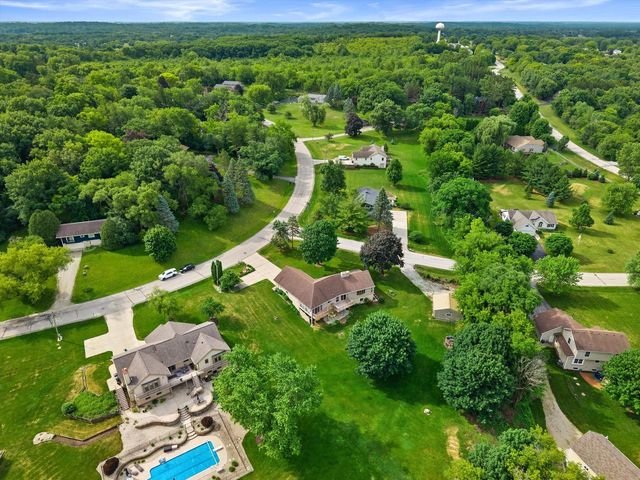 210 Prairie View DRIVE, North Prairie, WI 53153