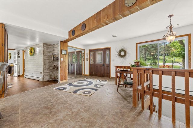 210 Prairie View DRIVE, North Prairie, WI 53153