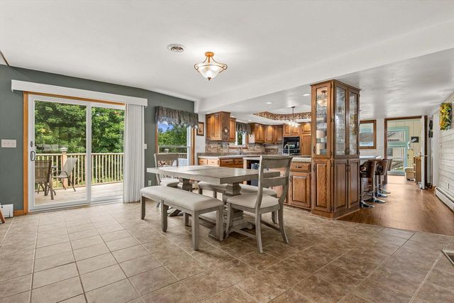 210 Prairie View DRIVE, North Prairie, WI 53153