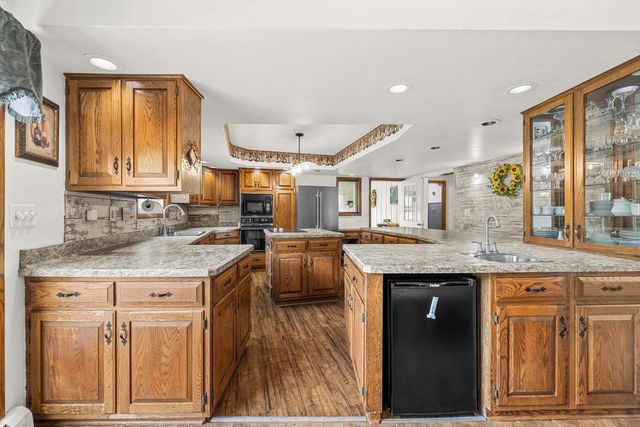 210 Prairie View DRIVE, North Prairie, WI 53153