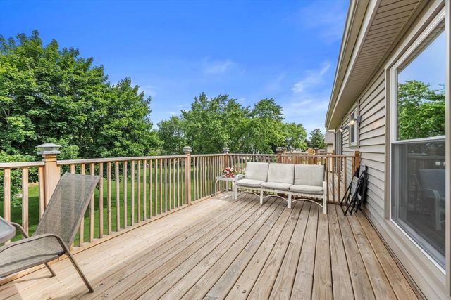 210 Prairie View DRIVE, North Prairie, WI 53153