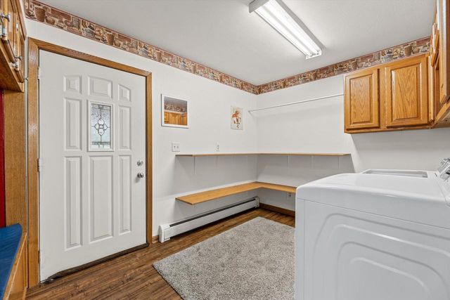210 Prairie View DRIVE, North Prairie, WI 53153