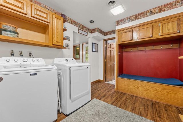 210 Prairie View DRIVE, North Prairie, WI 53153