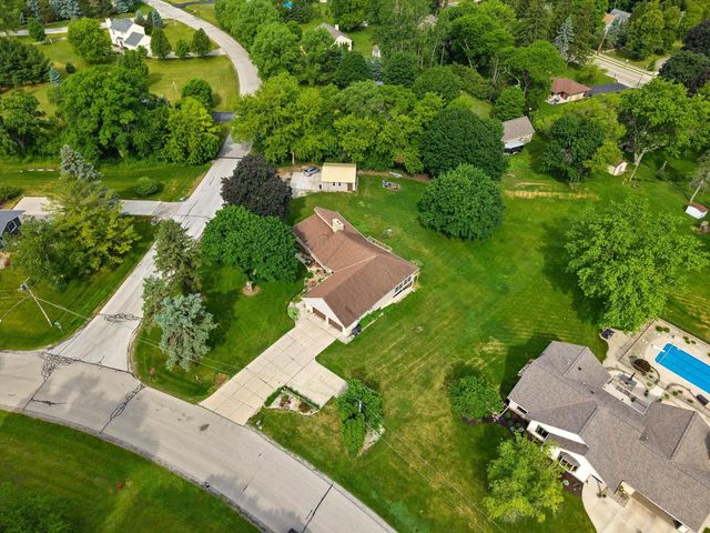 210 Prairie View DRIVE, North Prairie, WI 53153