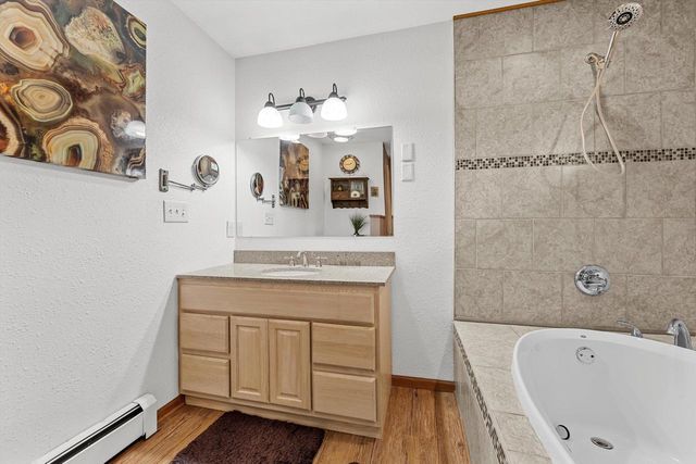 210 Prairie View DRIVE, North Prairie, WI 53153