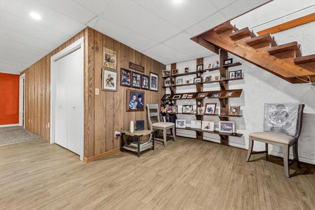 210 Prairie View DRIVE, North Prairie, WI 53153
