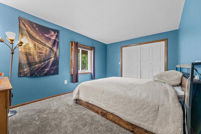210 Prairie View DRIVE, North Prairie, WI 53153