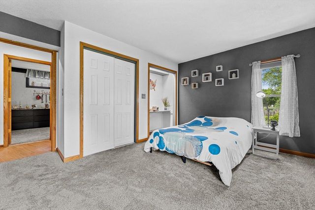 210 Prairie View DRIVE, North Prairie, WI 53153