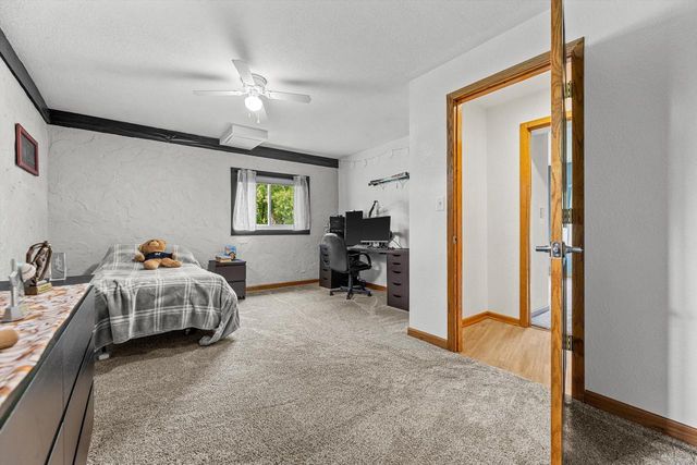 210 Prairie View DRIVE, North Prairie, WI 53153
