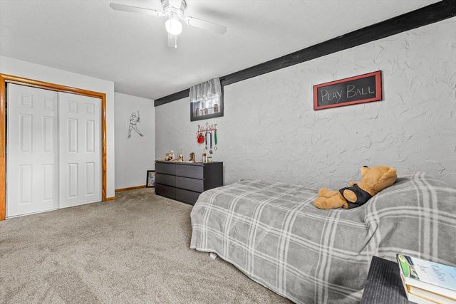 210 Prairie View DRIVE, North Prairie, WI 53153