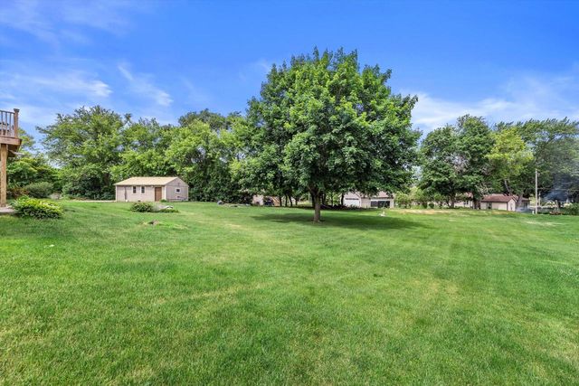 210 Prairie View DRIVE, North Prairie, WI 53153