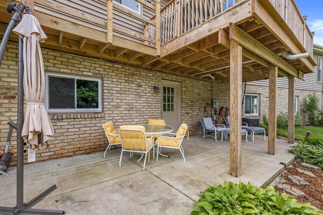 210 Prairie View DRIVE, North Prairie, WI 53153