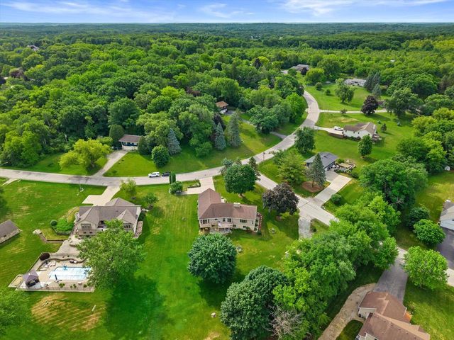 210 Prairie View DRIVE, North Prairie, WI 53153