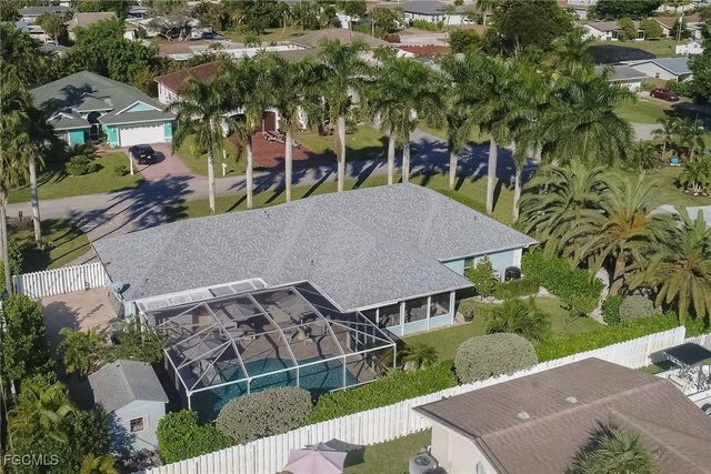 60 4th ST, Bonita Springs, FL 34134