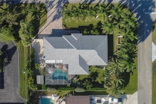 60 4th ST, Bonita Springs, FL 34134