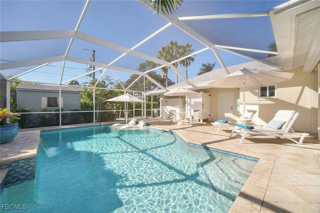 60 4th ST, Bonita Springs, FL 34134