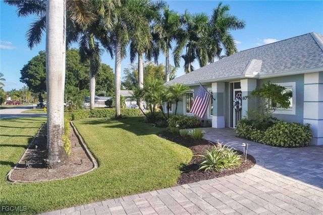 60 4th ST, Bonita Springs, FL 34134
