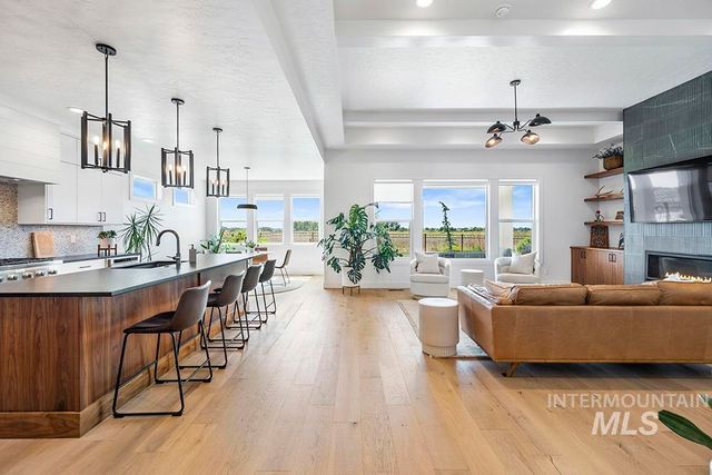 8059 W Corinthia St, Eagle, ID 83616