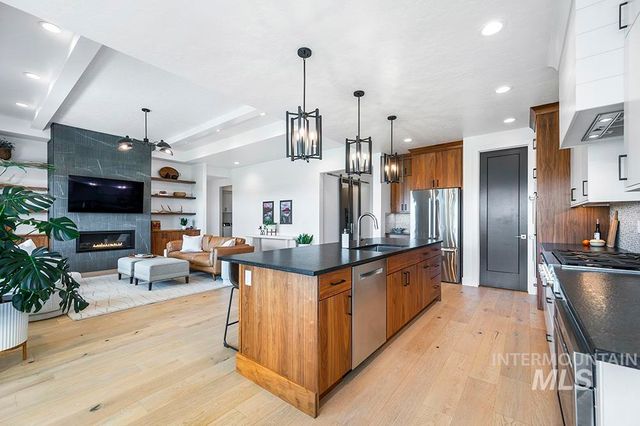 8059 W Corinthia St, Eagle, ID 83616