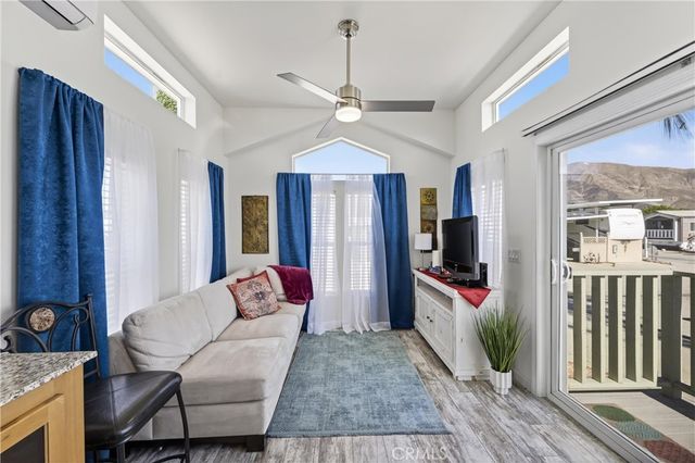 910 Deerwood, San Jacinto, CA 92583