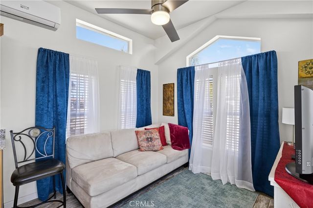 910 Deerwood, San Jacinto, CA 92583