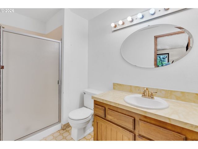 211 Sw ROYAL Ct, Gresham, OR 97030