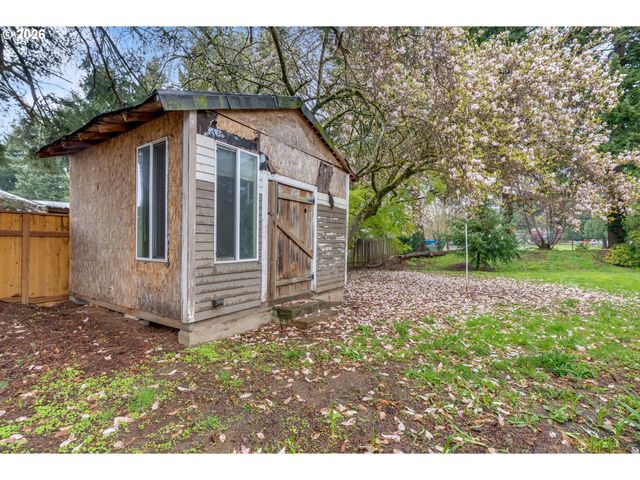 211 Sw ROYAL Ct, Gresham, OR 97030