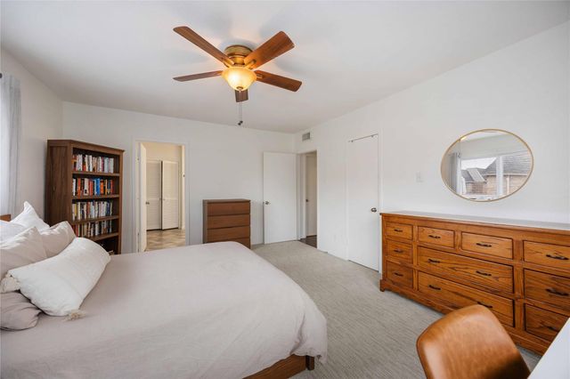 2230 S Piney Point Road 206, Houston, TX 77063