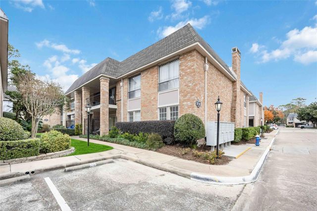 2230 S Piney Point Road 206, Houston, TX 77063
