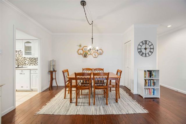 2230 S Piney Point Road 206, Houston, TX 77063