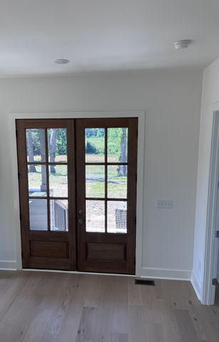 2731 Cave Springs Rd, Springfield, TN 37172