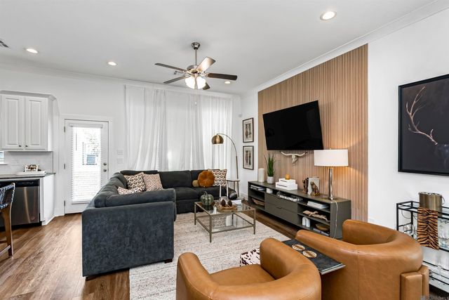 609 Lake Shelf Dr, Baton Rouge, LA 70820